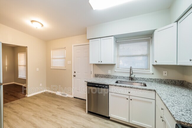 Foto del edificio - 404 Sagebrush Ln