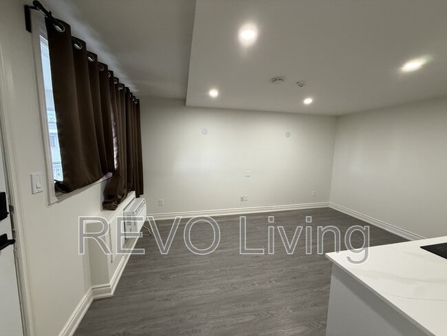 Building Photo - 7800 Lundy's Ln