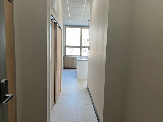 Building Photo - Szkola Flats