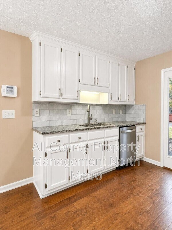 Building Photo - 4710 Middleboro Ln