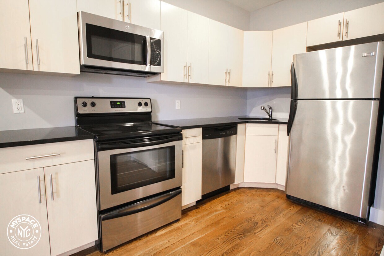 Primary Photo - 413 Broadway