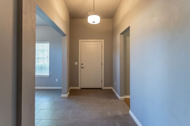 Foto del edificio - Single Family Home