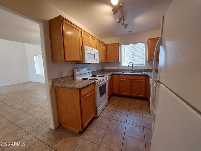 Building Photo - 1360 Leon Way