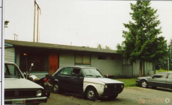 Building Photo - Ridgewood View