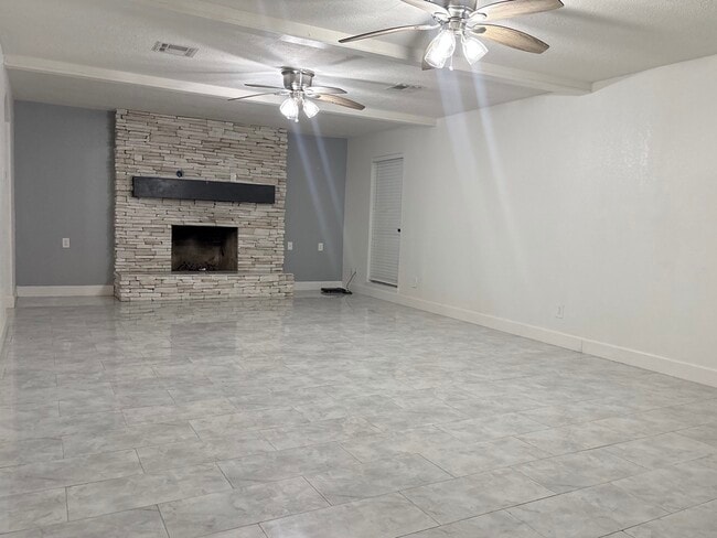 Foto del edificio - 2695 S Woodloch St