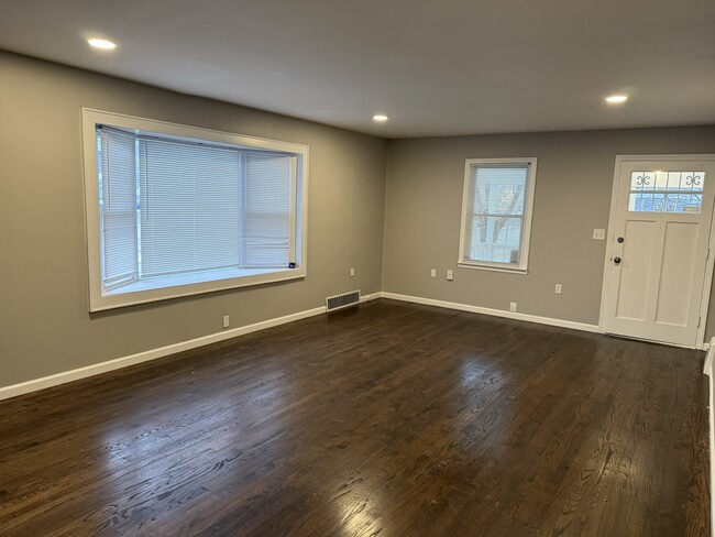 Building Photo - 2200 Ozark St