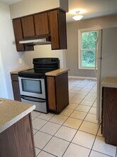 Building Photo - 4465 W Milham Ave