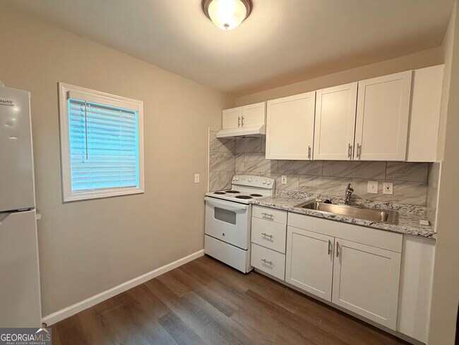 Building Photo - 531 Gresham Park Dr