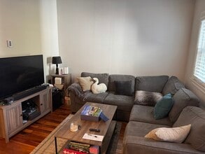 Building Photo - 532 E 5th St