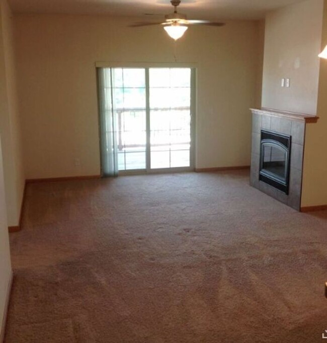 Building Photo - $1,325 | 2 Bedroom, 2 Bathroom Condo | Pet...