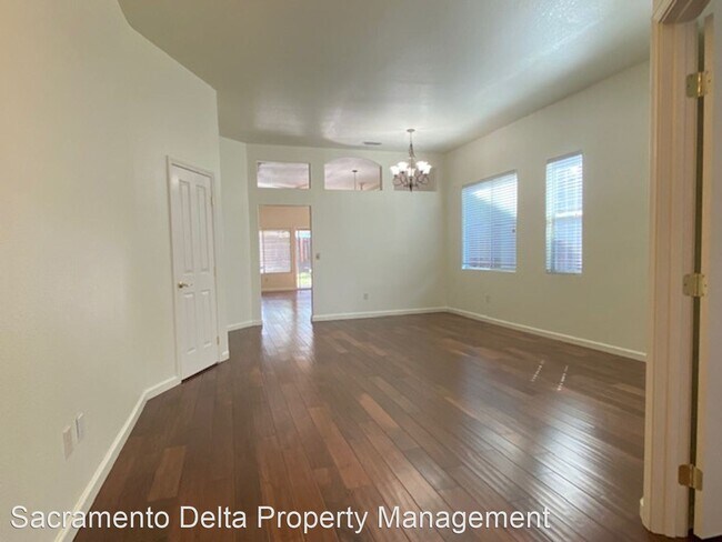 Building Photo - 3 br, 2 bath House - 133 Paradise View Court