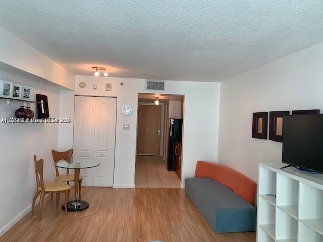 Foto del edificio - 1200 Brickell Bay Dr