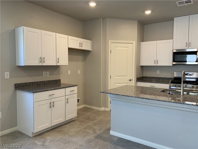 Building Photo - 5449 White Butterfly St