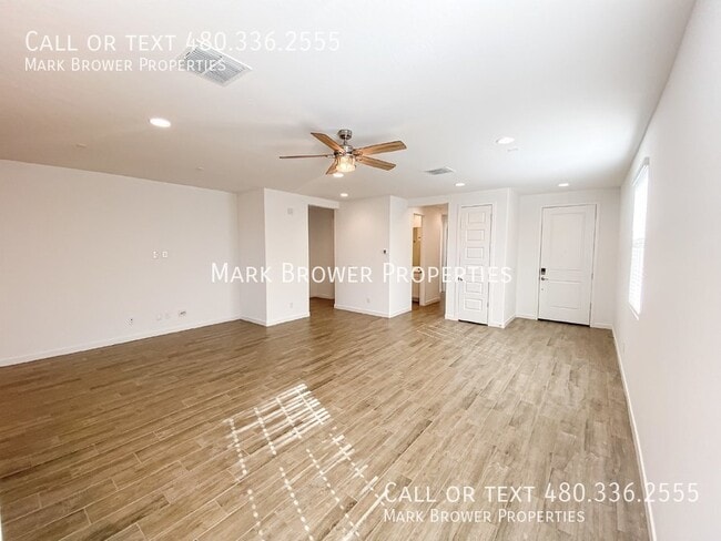 Building Photo - 3534 E Dakota Dr