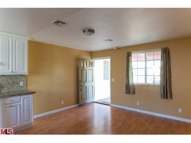 Building Photo - 6625 Sylmar Ave