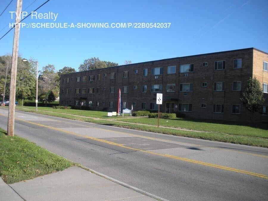 Primary Photo - 1120 E Erie Ave