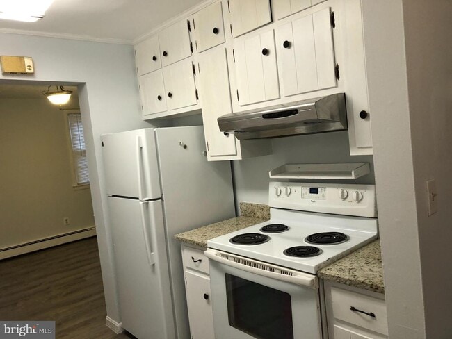Building Photo - 803 Lyon Pl