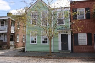 Building Photo - 137 Wentworth St