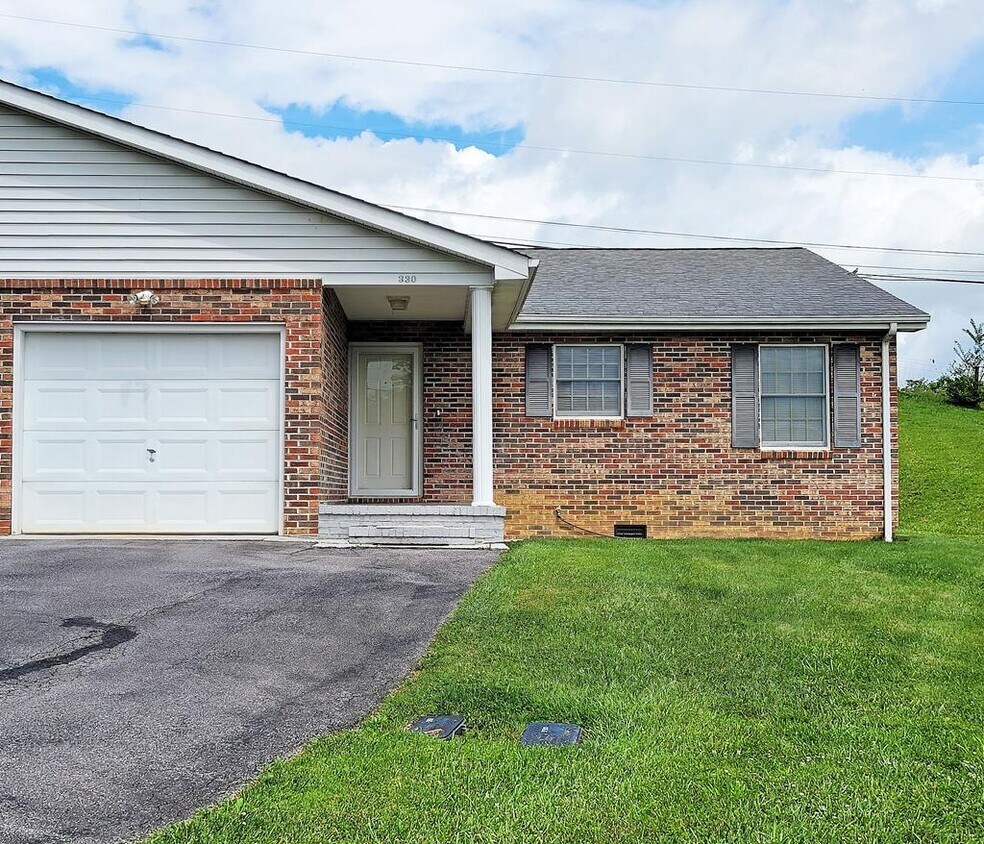 Foto principal - 330 Jones Ln