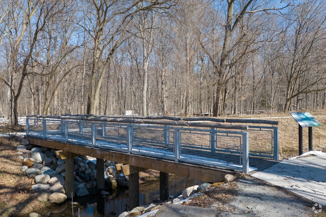 walk bridge over river stream at Ken-O-Sha Park