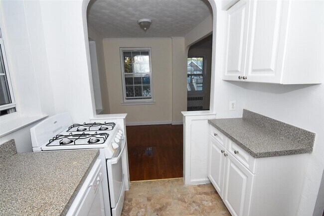 Foto del edificio - 7001 Shore Rd