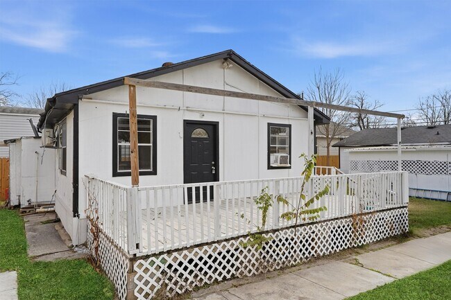 Foto del edificio - 3531 Cedar Hill Ln