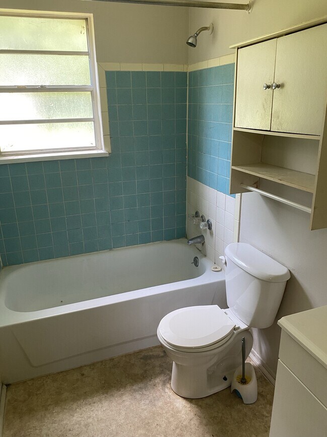 Foto del edificio - 9335 LaGrange Rd