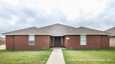 Building Photo - 906 N Bangor Ave