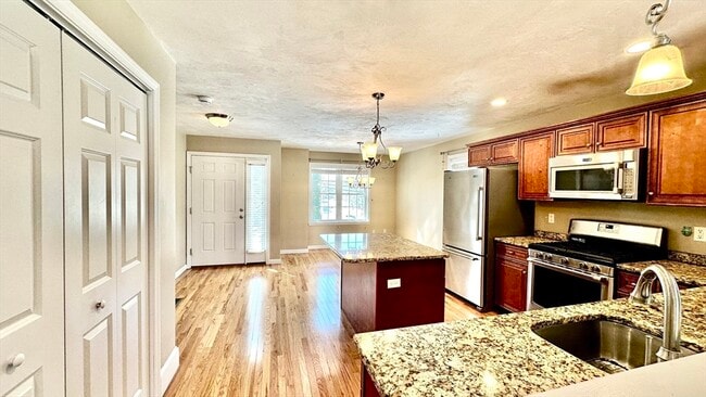 Building Photo - 87 South St