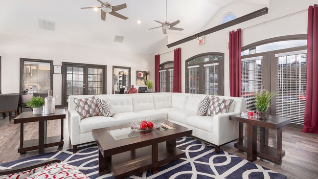 Foto del edificio - 1801 Willow Haven Ln