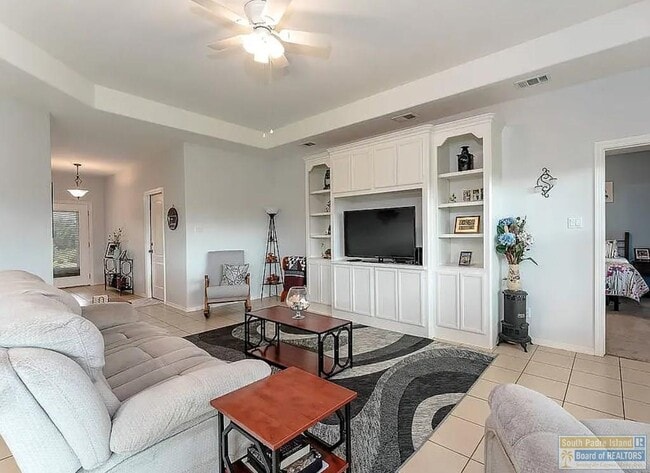 Building Photo - 39 Torrey Pines Dr