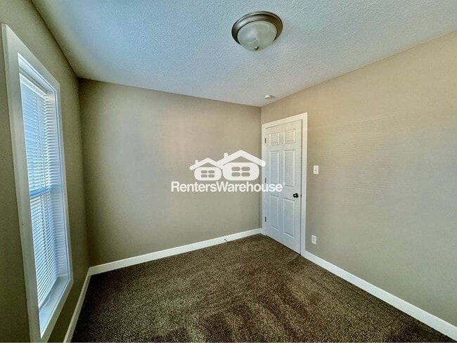 Foto del edificio - 1138 E 8th St
