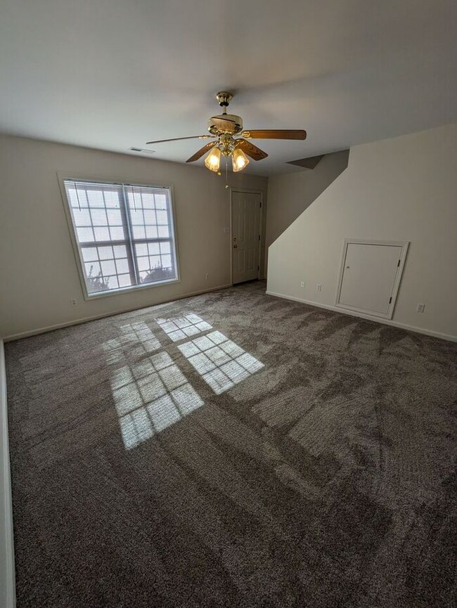 Foto del edificio - 2BD/2.5BA Unit at Water Oaks in Hickory