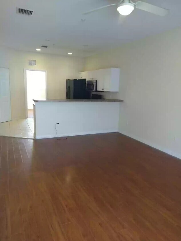 1952 Freeport Dr Unit 1952 Freeport, Riviera Beach, FL 33404 Condo