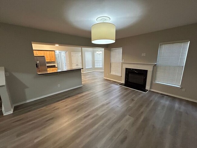 Building Photo - **Spacious 4-Bedroom Home with Walk-In Clo...