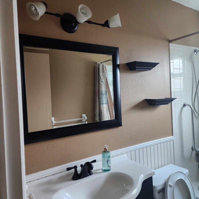 Building Photo - 3142 Carlsbad St