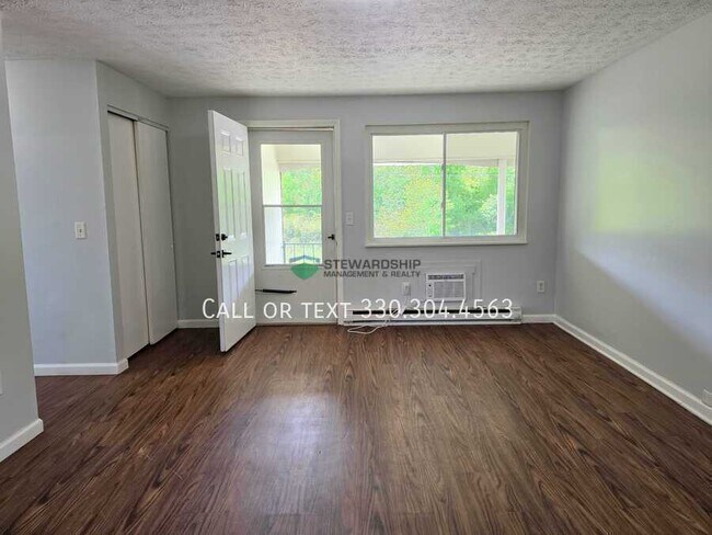 Foto del edificio - 1111 N Elm St