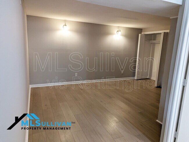 Building Photo - 911 Fiske St