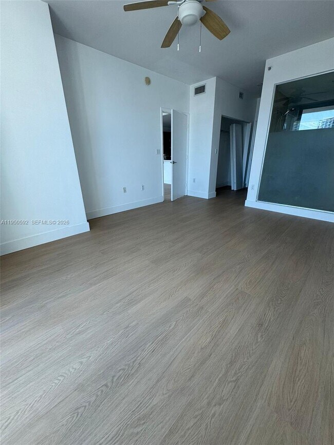 Foto del edificio - 90 SW 3rd St