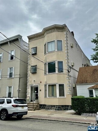 Building Photo - 71 Edgewater Pl