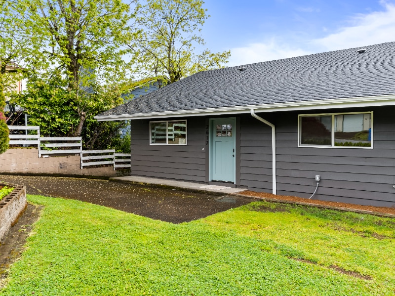 Photo - 2617 E McLoughlin Blvd (Vancouver, WA)