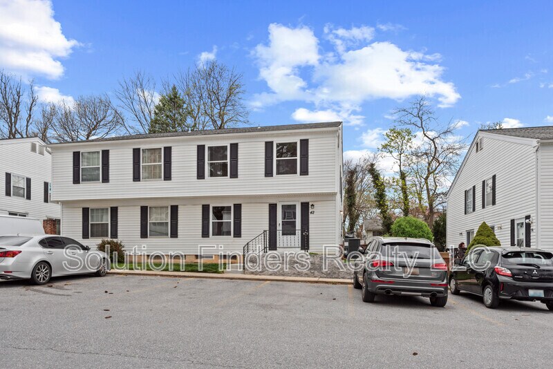 Foto principal - 42 Brookshire Dr