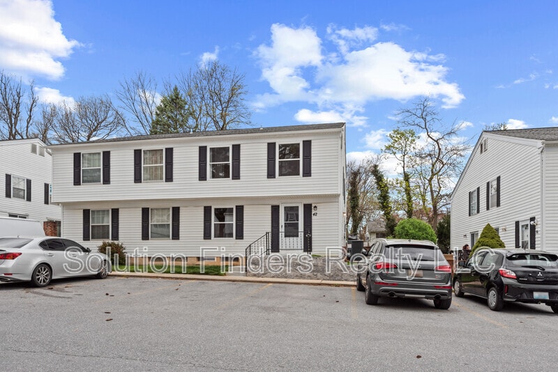 Primary Photo - 42 Brookshire Dr