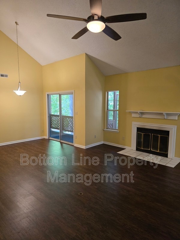 Foto del edificio - 6108 Gray Gate Ln