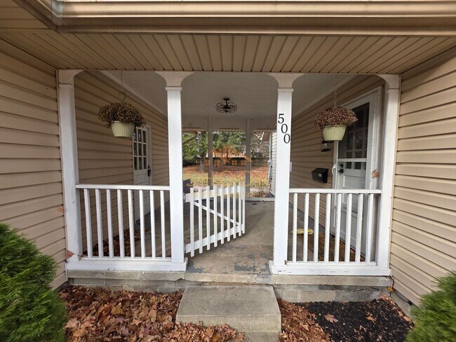 Foto del edificio - / MOVE IN SPECIAL / SIGN YOUR LEASE BY THE END OF FEBRUARY AND GET A $500 CREDIT! UPDATED RANCH C...