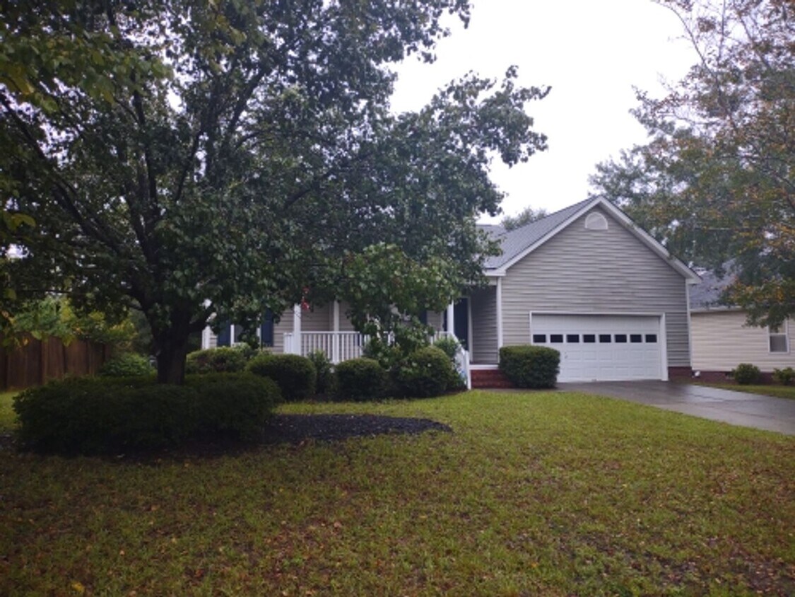 Primary Photo - Fantastic Three Bedroom Home in Lexington!