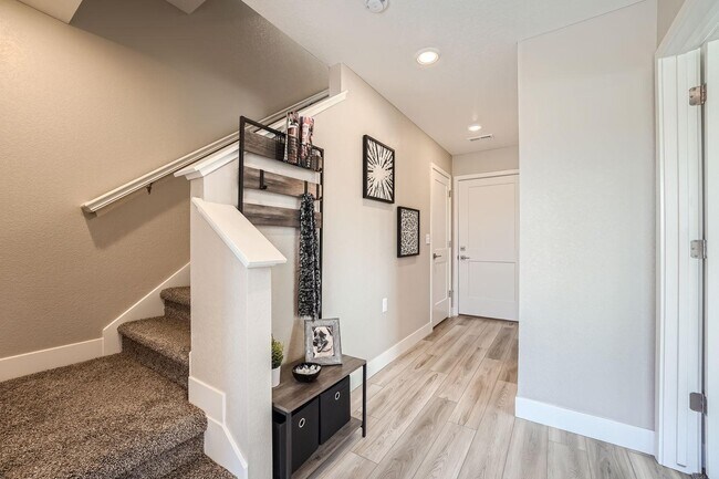 Foto del edificio - 2502 Colt Wy