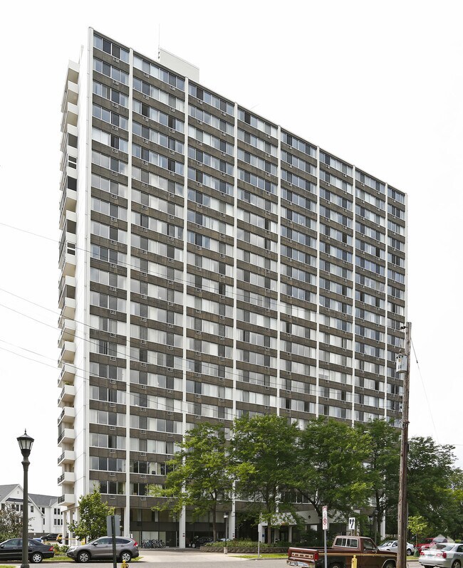 740 River Drive Apartments Saint Paul, MN