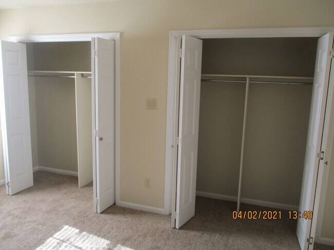 Foto del edificio - Falcon Ln., 2808-A