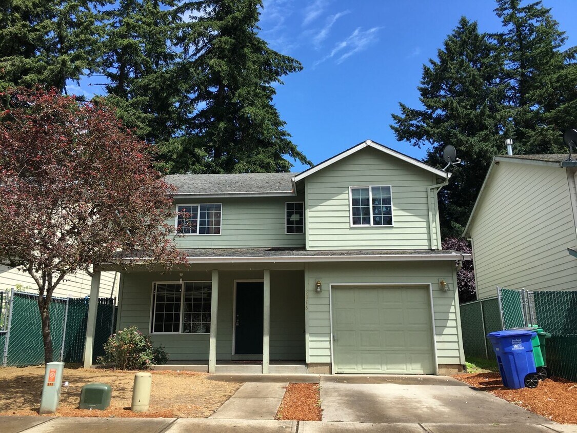 Primary Photo - Spacious 4-Bedroom Home with Classic Charm...